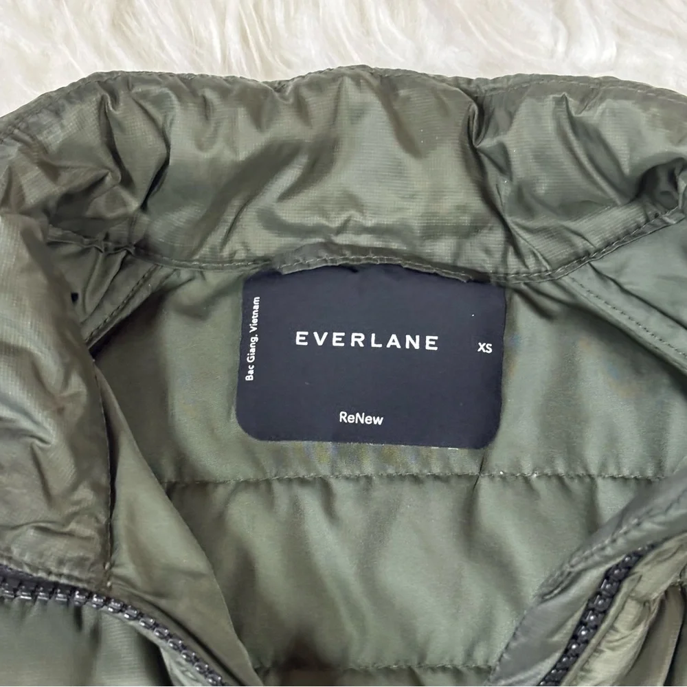 Everlane ReNew Lightweight Quilted Puffer Jacket Zip Up Army Green Packable XS